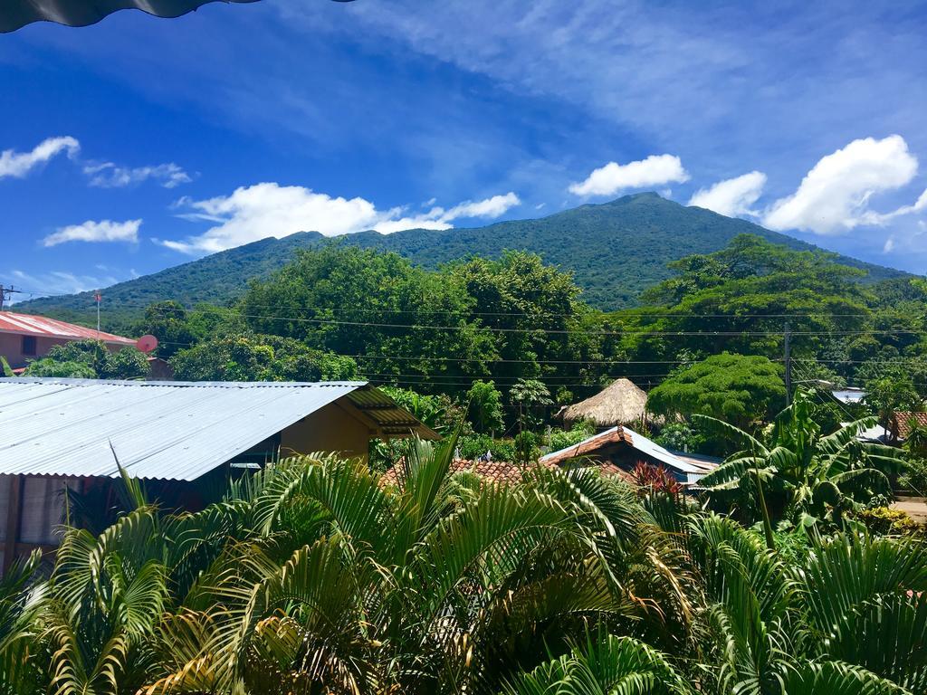 Lazy Crab Hostel Balgue Exterior photo